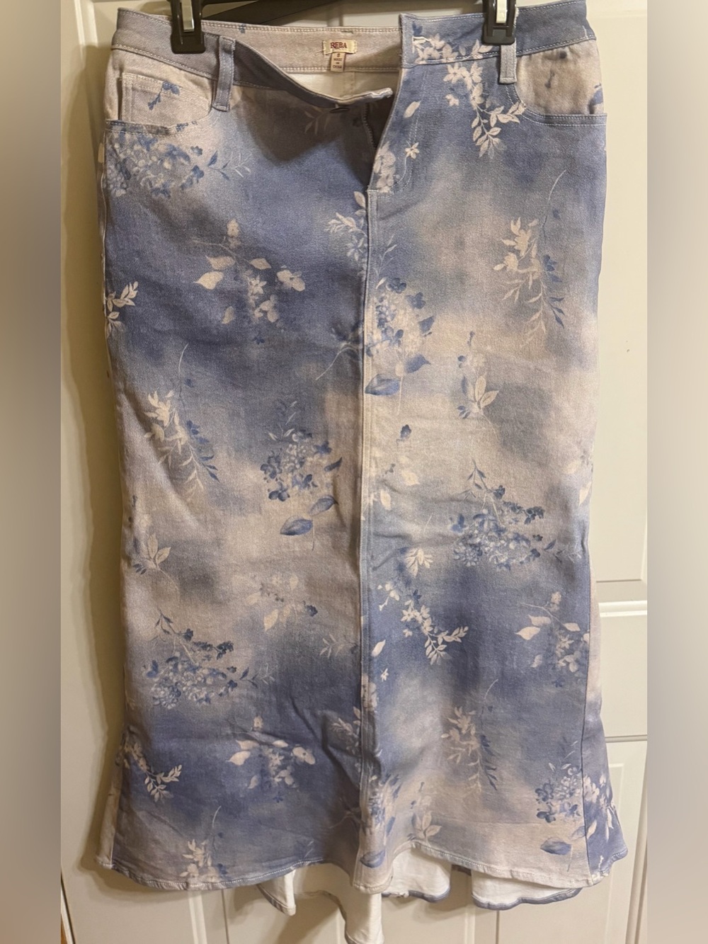 Reba Blue and Cream Floral Ombre A-Line Skirt - Picture 6 of 9